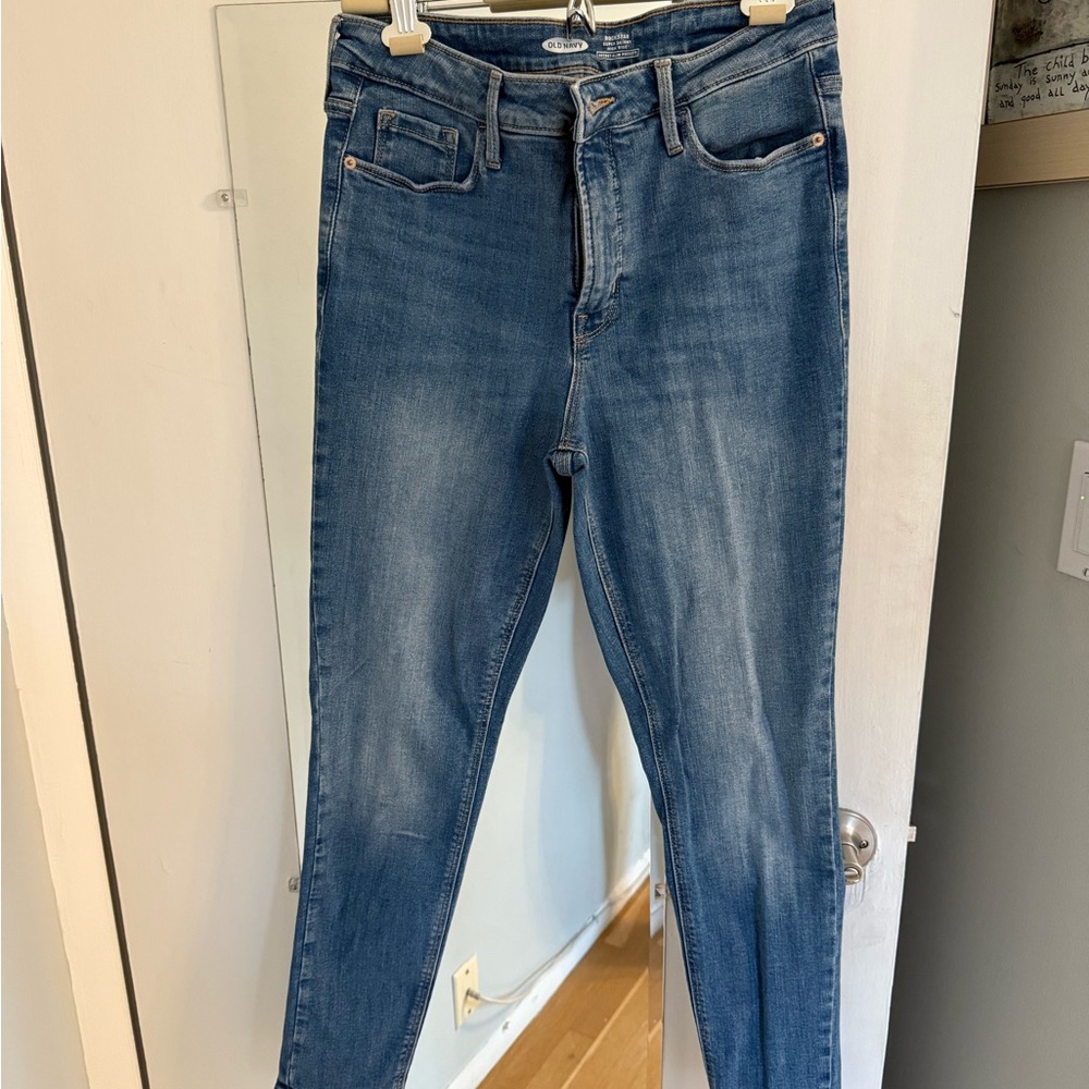 Old Navy Rockstar Super Skinny High-Rise